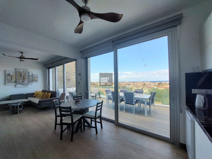 Image No.15-3 Bed House for sale