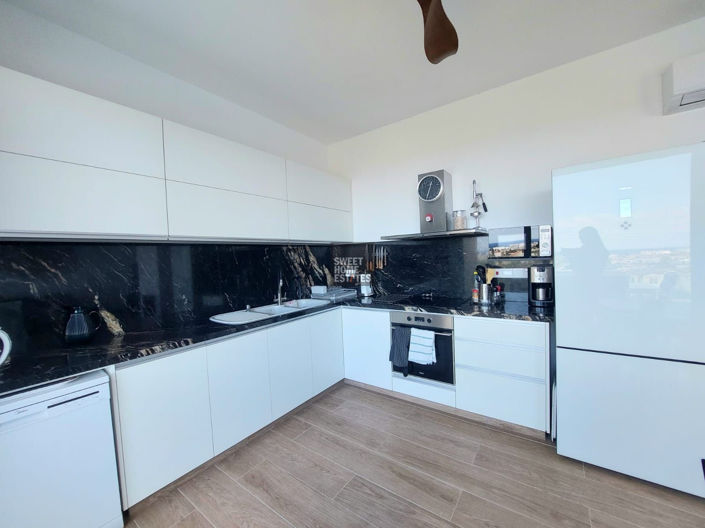 Image No.18-3 Bed House for sale