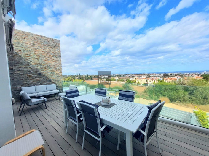 Image No.20-3 Bed House for sale