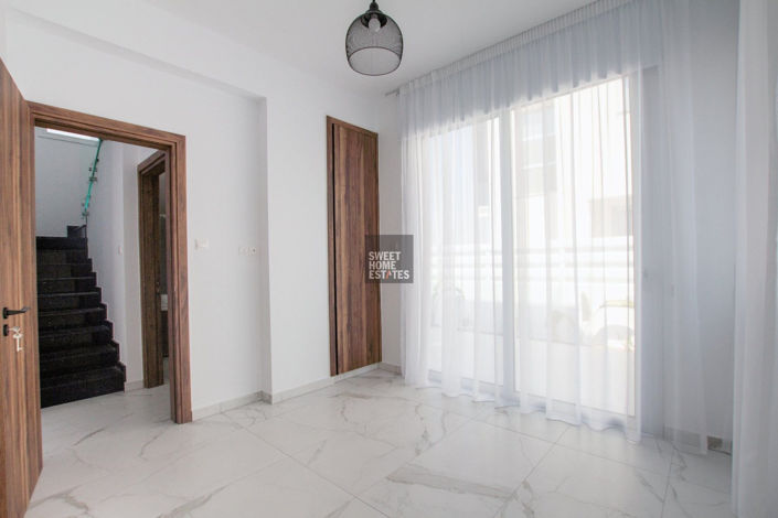 Image No.11-4 Bed House for sale