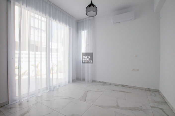 Image No.12-4 Bed House for sale