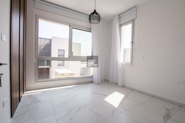 Image No.14-4 Bed House for sale