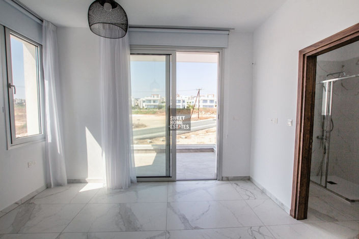 Image No.18-4 Bed House for sale