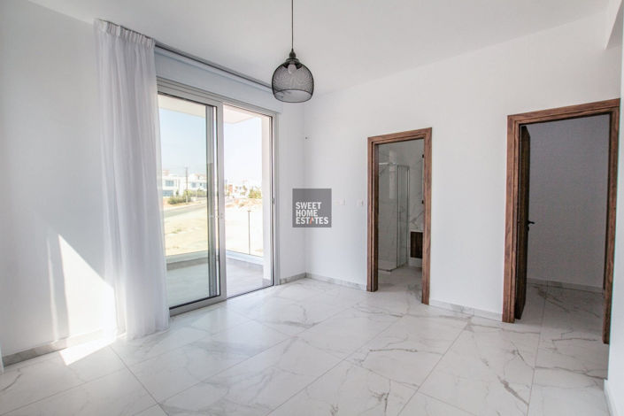 Image No.19-4 Bed House for sale