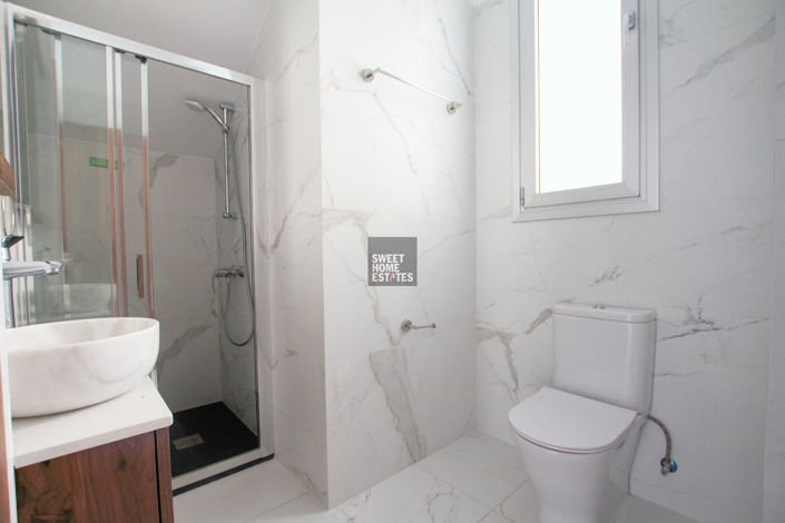 Image No.20-4 Bed House for sale