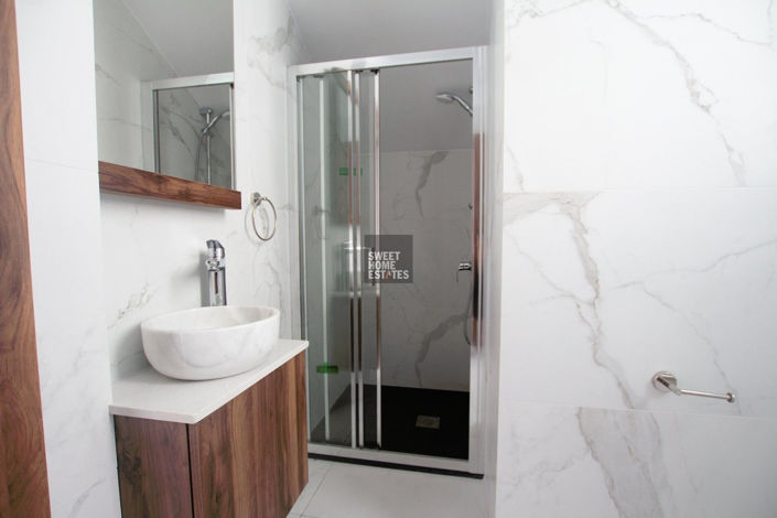 Image No.21-4 Bed House for sale