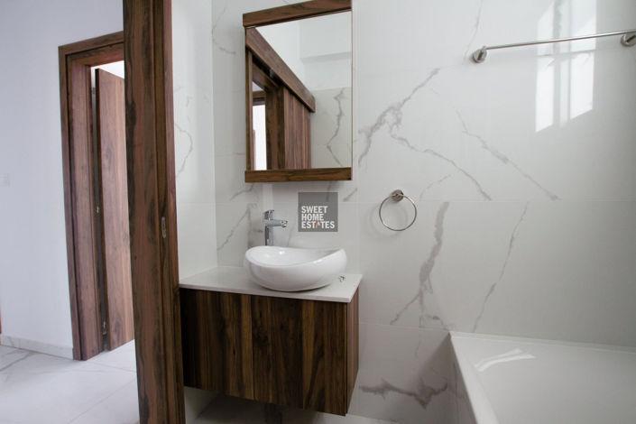 Image No.23-4 Bed House for sale