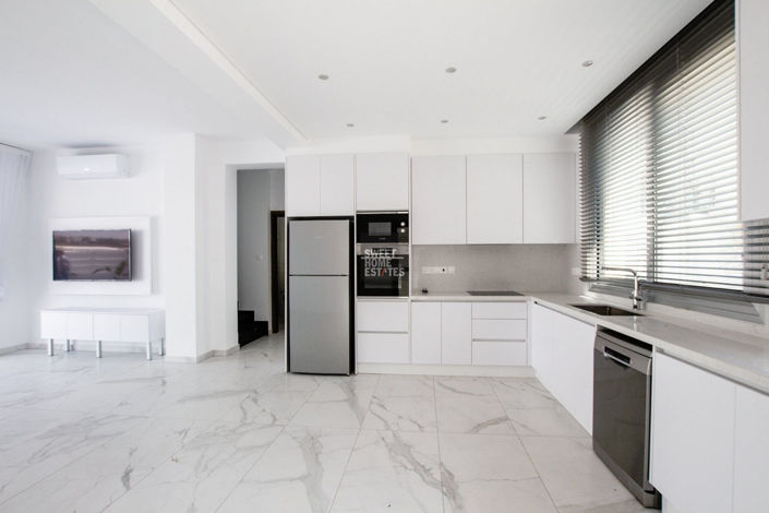 Image No.4-4 Bed House for sale