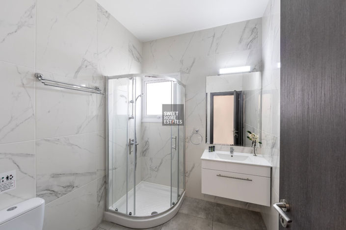 Image No.21-4 Bed House for sale