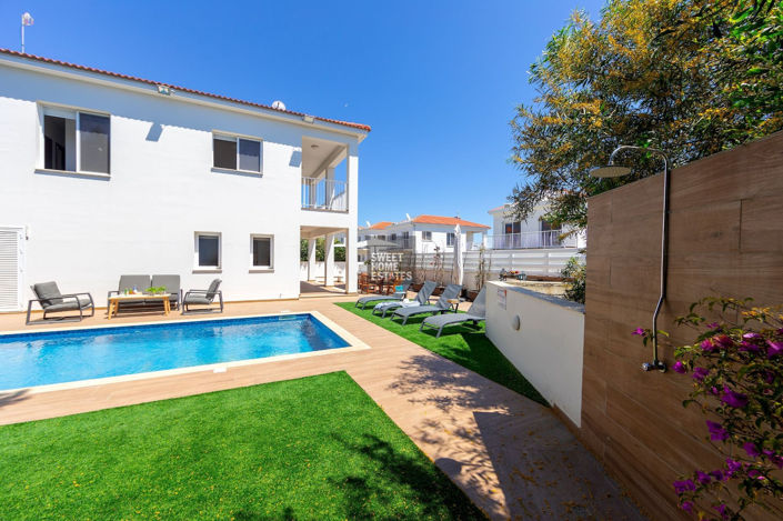 Image No.26-4 Bed House for sale