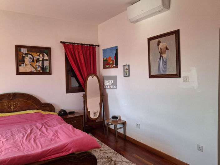 Image No.13-5 Bed House for sale