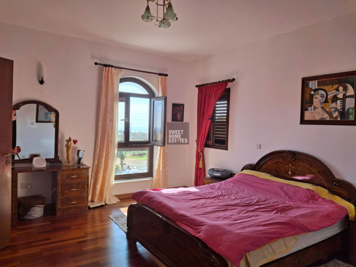 Image No.14-5 Bed House for sale