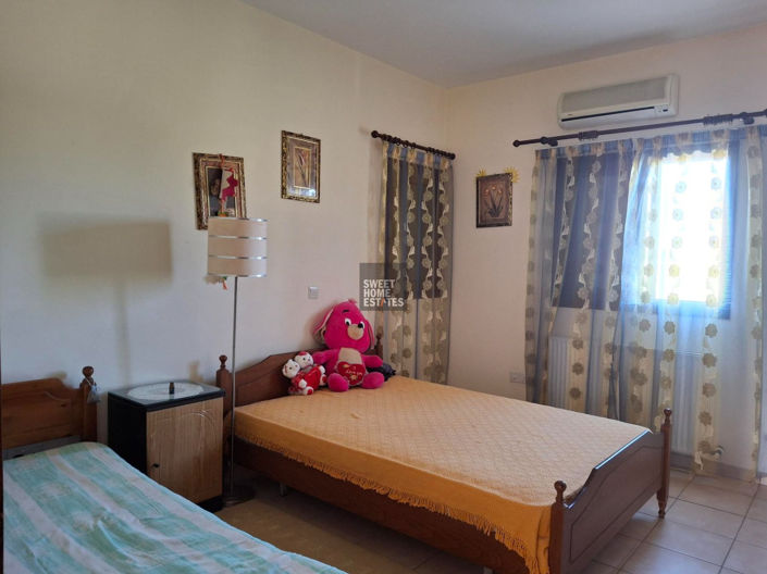 Image No.16-5 Bed House for sale