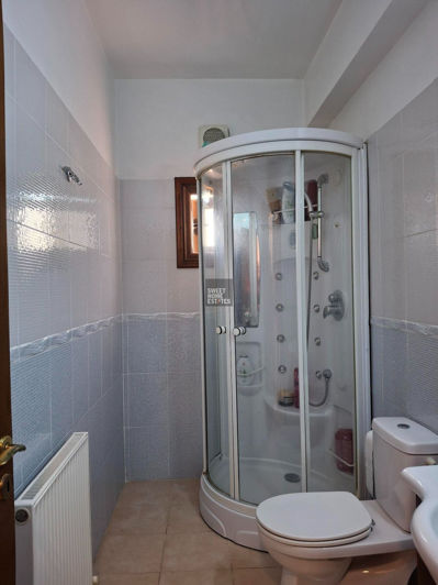 Image No.20-5 Bed House for sale