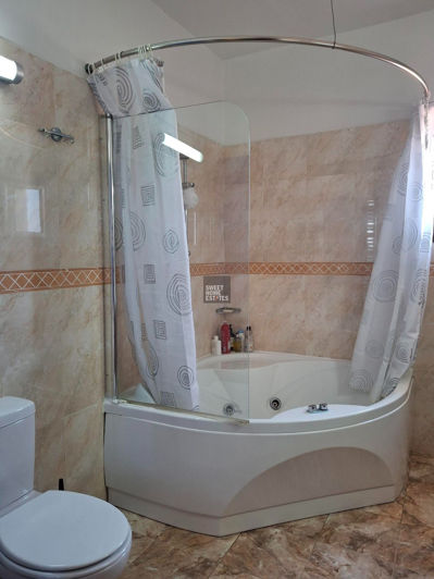 Image No.21-5 Bed House for sale