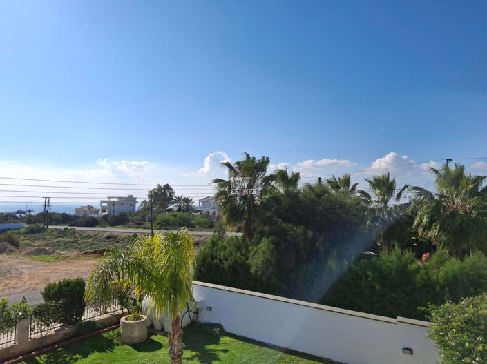 Image No.26-5 Bed House for sale