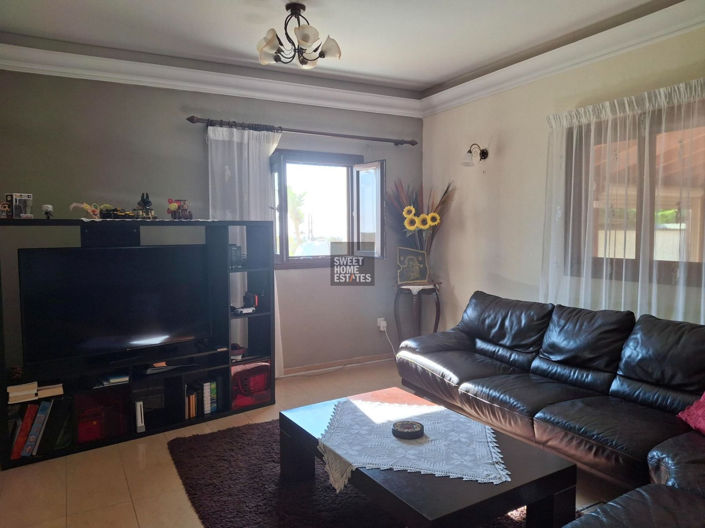 Image No.5-5 Bed House for sale