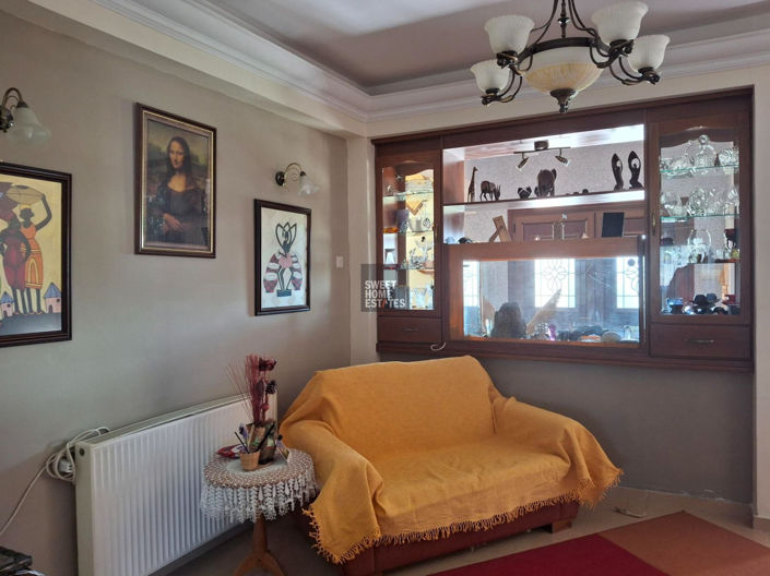 Image No.7-5 Bed House for sale