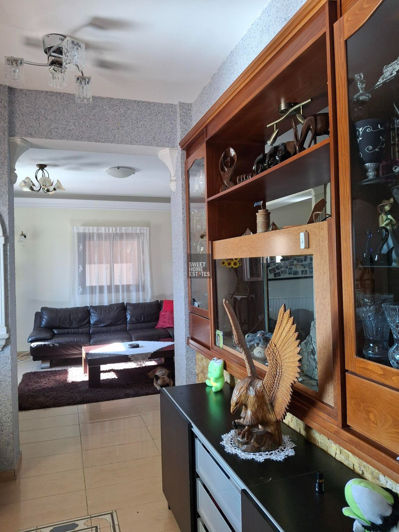 Image No.9-5 Bed House for sale