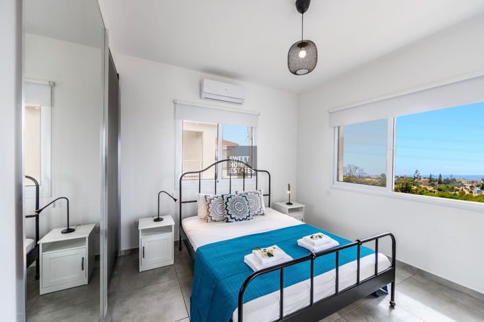 Image No.12-3 Bed House for sale