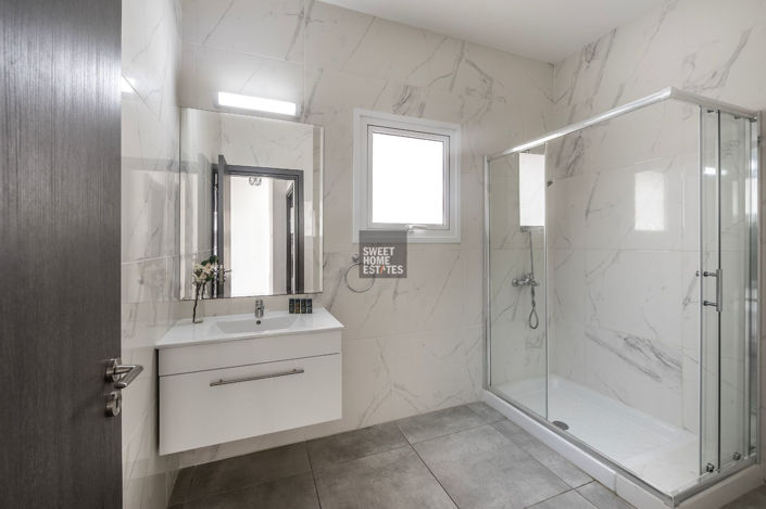 Image No.16-3 Bed House for sale