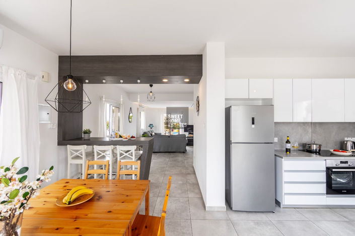 Image No.7-3 Bed House for sale