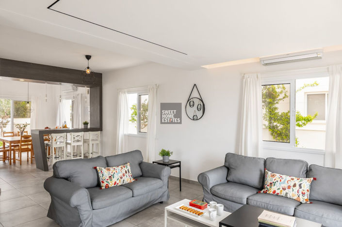 Image No.9-3 Bed House for sale