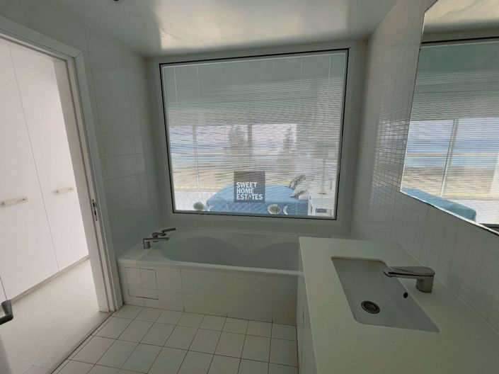 Image No.16-5 Bed House for sale