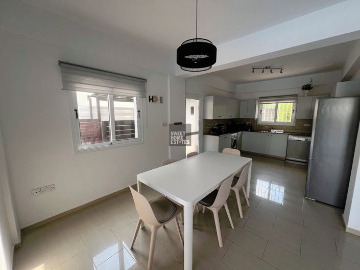 Image No.10-3 Bed House for sale