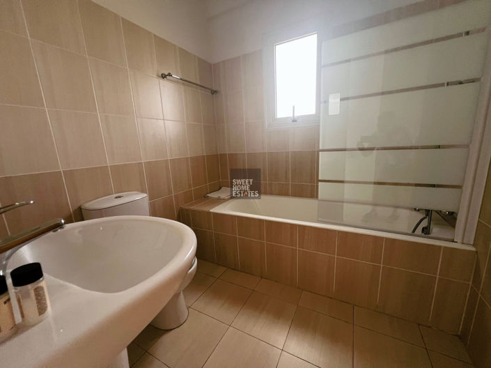 Image No.17-3 Bed House for sale