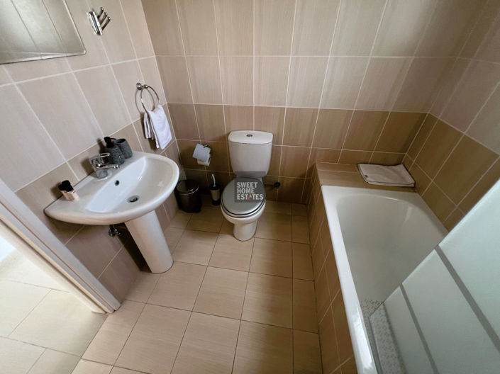 Image No.18-3 Bed House for sale