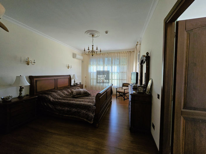 Image No.15-4 Bed House for sale