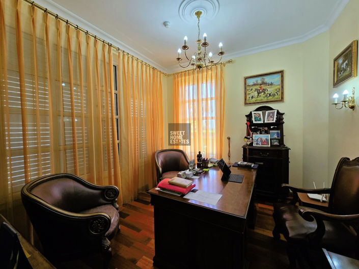 Image No.8-4 Bed House for sale