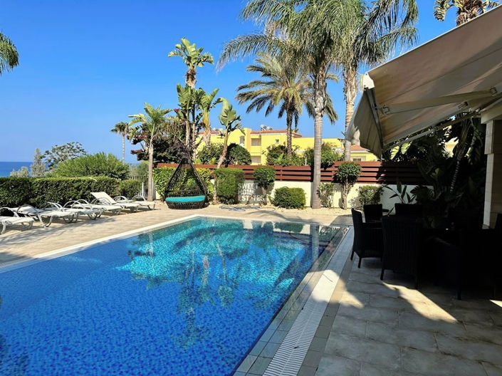 Image No.18-4 Bed House for sale