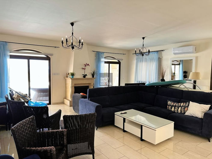 Image No.7-4 Bed House for sale