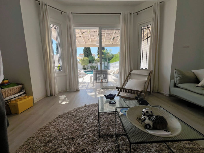 Image No.14-3 Bed House for sale