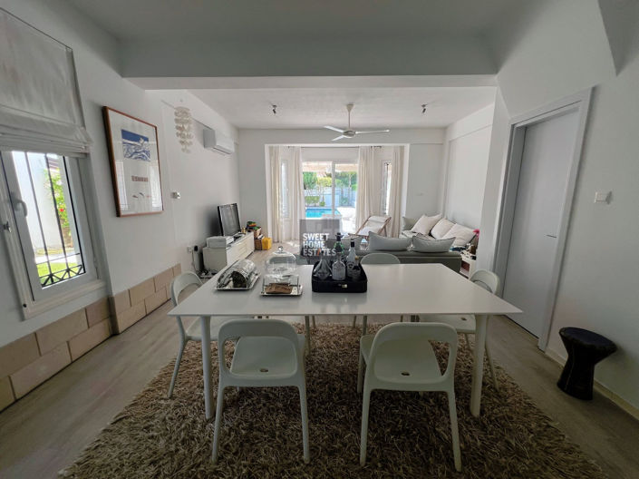 Image No.18-3 Bed House for sale