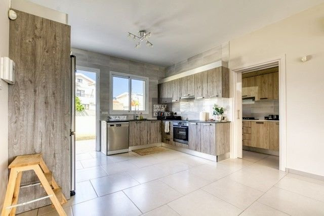 Image No.2-Maison de 4 chambres à vendre à Leivadia