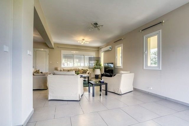 Image No.5-Maison de 4 chambres à vendre à Leivadia