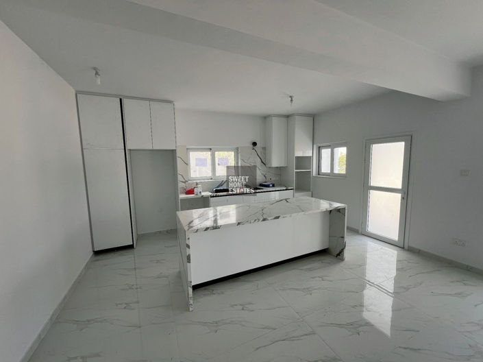 Image No.1-3 Bed House for sale