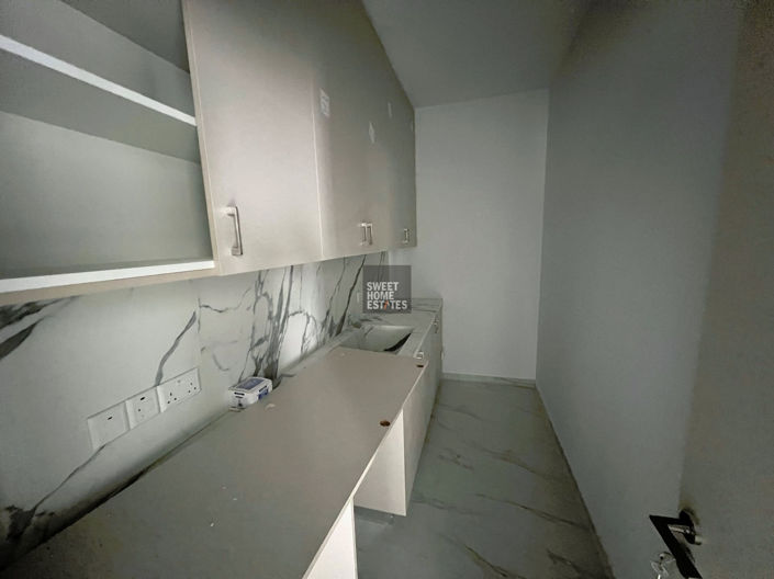 Image No.10-3 Bed House for sale