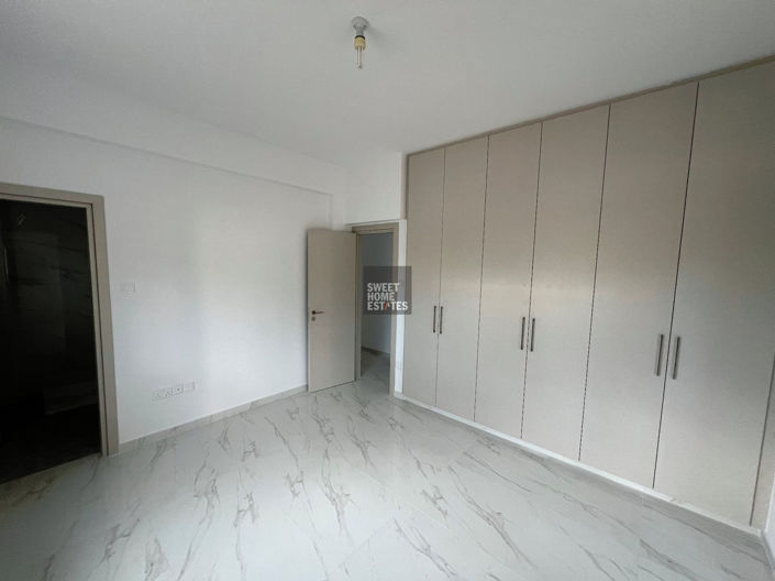 Image No.11-3 Bed House for sale