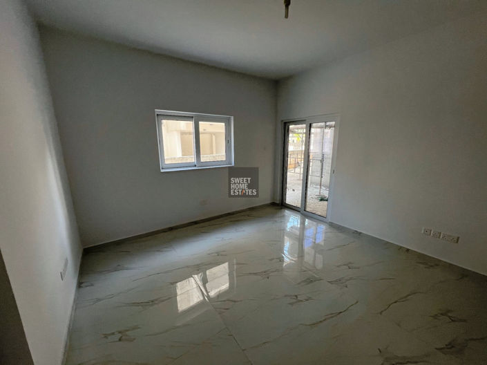 Image No.14-3 Bed House for sale