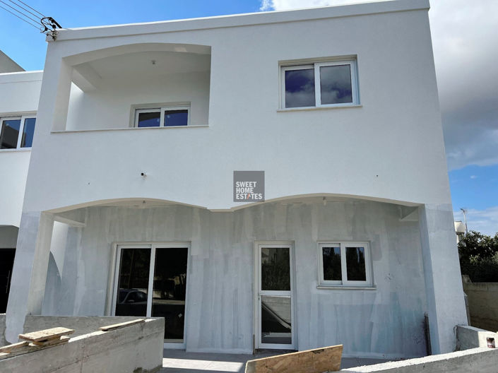 Image No.18-3 Bed House for sale