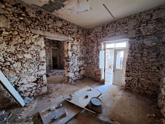 Image No.8-2 Bed House for sale