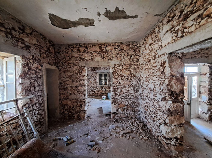 Image No.9-2 Bed House for sale