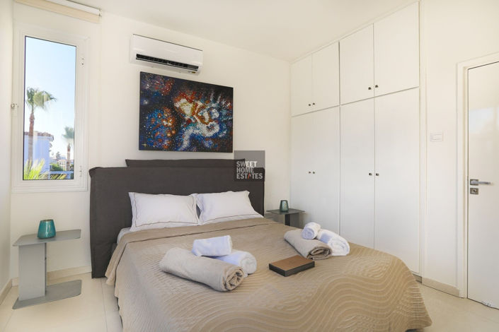 Image No.17-3 Bed House for sale