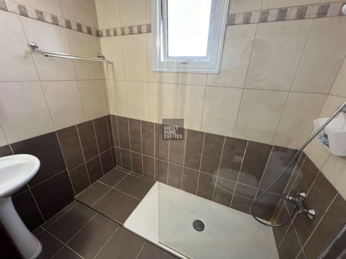 Image No.16-3 Bed House for sale