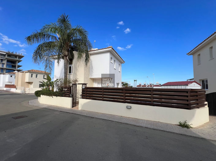 Image No.19-3 Bed House for sale