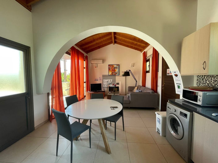 Image No.1-2 Bed House for sale